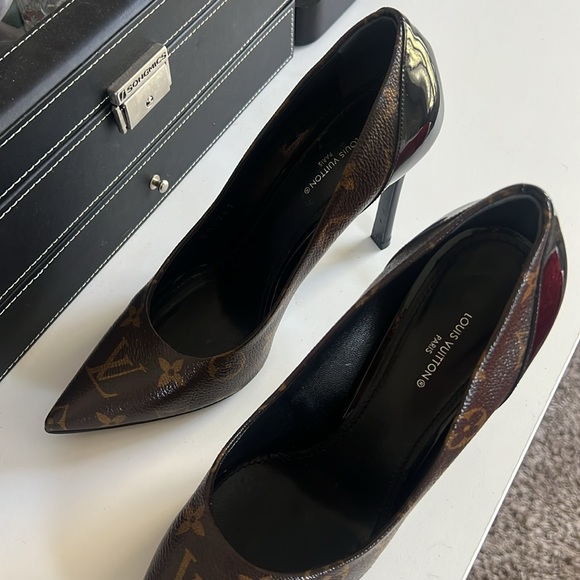 Authentic louis vuitton pumps - Picture 2 of 3